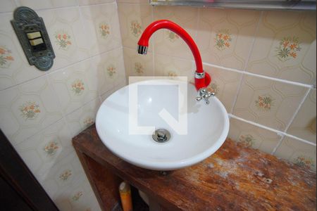 Banheiro Corredor de apartamento à venda com 1 quarto, 45m² em Vila Ipiranga, Porto Alegre