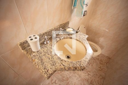 Casa à venda com 200m², 3 quartos e 4 vagasBanheiro Quarto 2