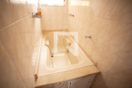 Casa à venda com 200m², 3 quartos e 4 vagasBanheiro Quarto 2