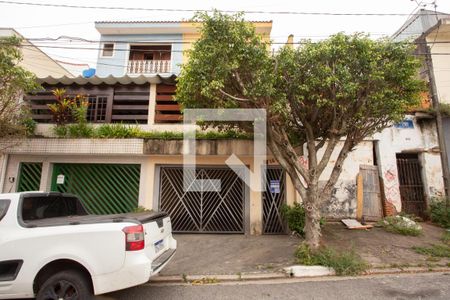 Casa à venda com 200m², 3 quartos e 4 vagasFachada