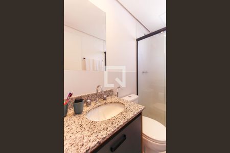 Apartamento à venda com 67m², 2 quartos e 2 vagas Apartamento à venda com 67m², 2 quartos e 2 vagasBanheiro da Suíte 1