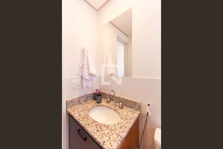 Apartamento à venda com 67m², 2 quartos e 2 vagas Apartamento à venda com 67m², 2 quartos e 2 vagasBanheiro da Suíte 1