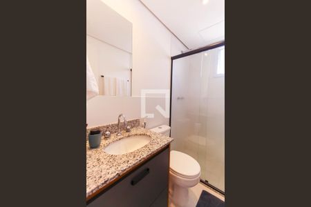 Apartamento à venda com 67m², 2 quartos e 2 vagas Apartamento à venda com 67m², 2 quartos e 2 vagasBanheiro da Suíte 1