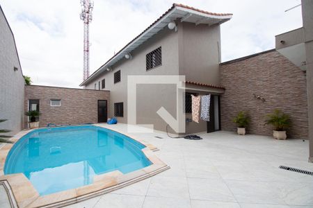Casa à venda com 418m², 4 quartos e 6 vagasPiscina