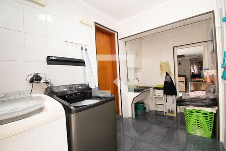 Casa à venda com 418m², 4 quartos e 6 vagasÁrea de Serviço