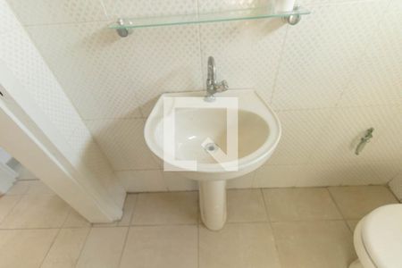 Casa para alugar com 80m², 2 quartos e sem vaga Casa para alugar com 80m², 2 quartos e sem vagaBanheiro Social