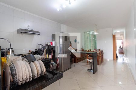 Casa à venda com 167m², 3 quartos e 3 vagas Casa à venda com 167m², 3 quartos e 3 vagasCozinha