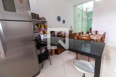 Casa à venda com 167m², 3 quartos e 3 vagas Casa à venda com 167m², 3 quartos e 3 vagasCozinha