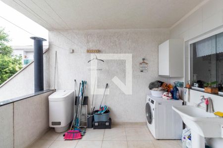 Casa à venda com 167m², 3 quartos e 3 vagas Casa à venda com 167m², 3 quartos e 3 vagasLavanderia