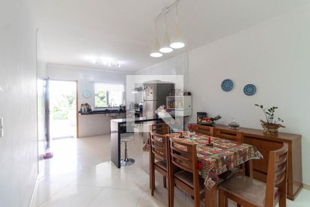 Casa à venda com 167m², 3 quartos e 3 vagas Casa à venda com 167m², 3 quartos e 3 vagasCozinha