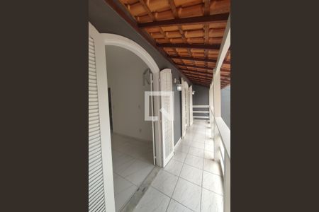 Casa de condomínio à venda com 70m², 2 quartos e sem vagavaranda