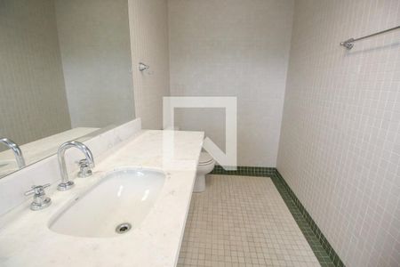 Casa à venda com 800m², 4 quartos e 6 vagasBanheiro da Academia