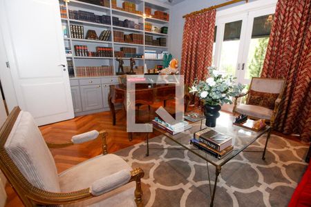 Casa à venda com 800m², 4 quartos e 6 vagasEscritório