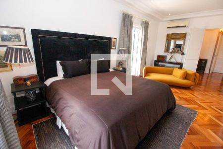 Casa à venda com 800m², 4 quartos e 6 vagasSuíte 1