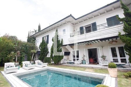 Casa à venda com 800m², 4 quartos e 6 vagasPiscina