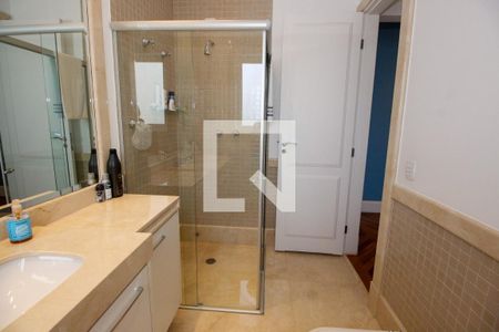 Casa à venda com 800m², 4 quartos e 6 vagasBanheiro da Suíte 3