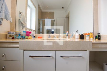 Casa à venda com 800m², 4 quartos e 6 vagasBanheiro da Suíte 4