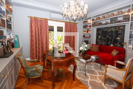 Casa à venda com 800m², 4 quartos e 6 vagasEscritório