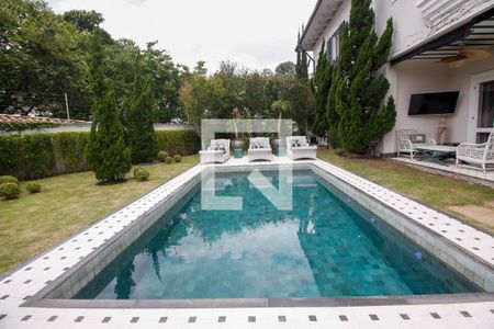 Casa à venda com 800m², 4 quartos e 6 vagasPiscina