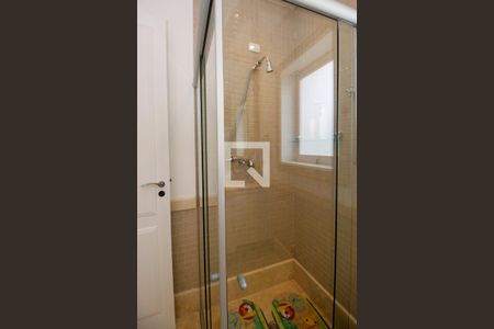 Casa à venda com 800m², 4 quartos e 6 vagasBanheiro da Suíte 4