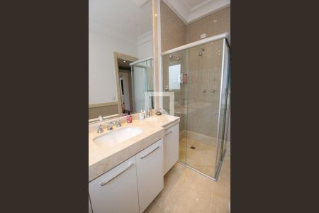 Casa à venda com 800m², 4 quartos e 6 vagasBanheiro da Suíte 2