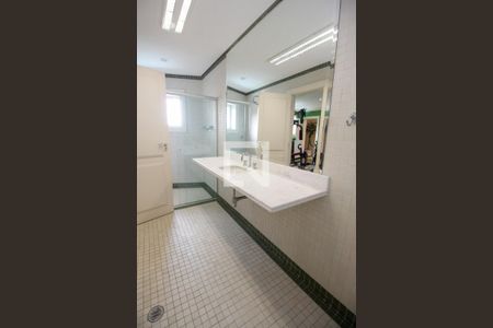 Casa à venda com 800m², 4 quartos e 6 vagasBanheiro da Academia