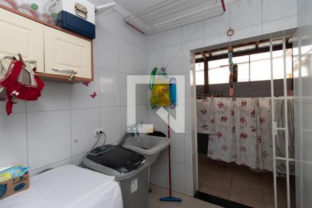 Casa à venda com 220m², 3 quartos e 2 vagas Casa à venda com 220m², 3 quartos e 2 vagasÁrea de Serviço