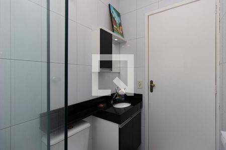 Casa à venda com 220m², 3 quartos e 2 vagas Casa à venda com 220m², 3 quartos e 2 vagasBanheiro Social