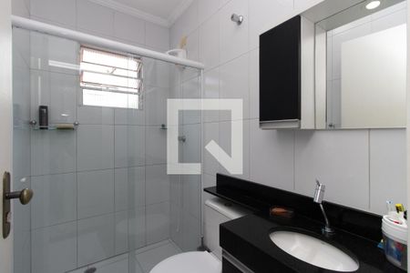 Casa à venda com 220m², 3 quartos e 2 vagas Casa à venda com 220m², 3 quartos e 2 vagasBanheiro Social