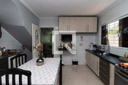 Casa à venda com 220m², 3 quartos e 2 vagas Casa à venda com 220m², 3 quartos e 2 vagasCozinha