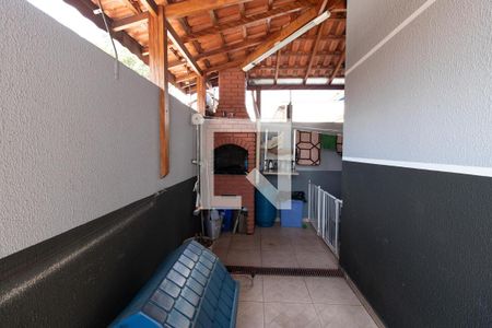 Casa à venda com 220m², 3 quartos e 2 vagas Casa à venda com 220m², 3 quartos e 2 vagasChurrasqueira