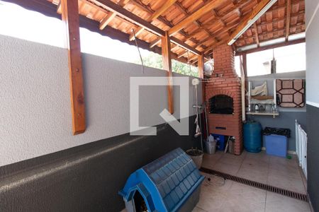 Casa à venda com 220m², 3 quartos e 2 vagas Casa à venda com 220m², 3 quartos e 2 vagasChurrasqueira