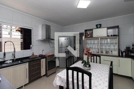 Casa à venda com 220m², 3 quartos e 2 vagas Casa à venda com 220m², 3 quartos e 2 vagasCozinha