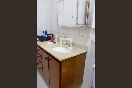 Casa à venda com 160m², 3 quartos e 2 vagas Casa à venda com 160m², 3 quartos e 2 vagasBanheiro