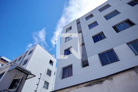 Apartamento para alugar com 65m², 4 quartos e 1 vagaFachada