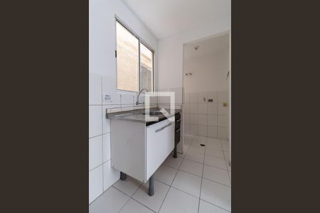 Cozinha e Área de Serviço de apartamento para alugar com 2 quartos, 42m² em Vila Nhocuné, São Paulo