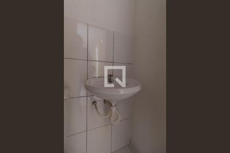 Banheiro de apartamento para alugar com 2 quartos, 42m² em Vila Nhocuné, São Paulo