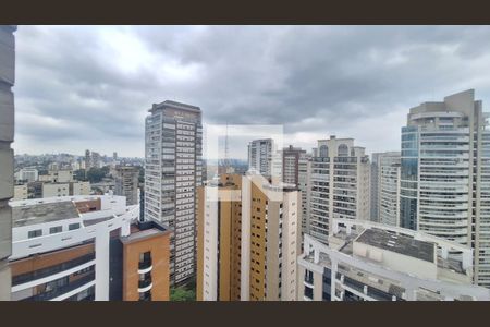 Apartamento à venda com 480m², 4 quartos e 5 vagas Apartamento à venda com 480m², 4 quartos e 5 vagasVista