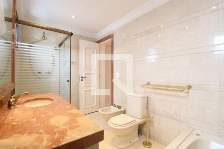 Apartamento à venda com 480m², 4 quartos e 5 vagasBanheiro da Suíte 2