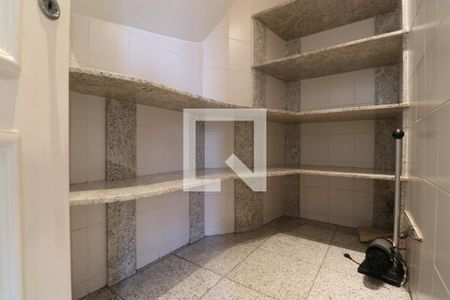 Apartamento à venda com 480m², 4 quartos e 5 vagasDespensa