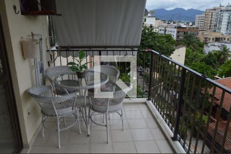 Apartamento à venda com 74m², 3 quartos e 1 vagaVaranda