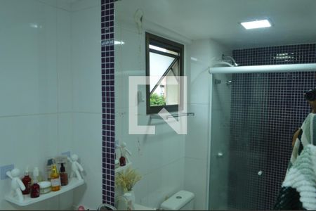 Apartamento à venda com 74m², 3 quartos e 1 vagaBanheiro da Suíte 2