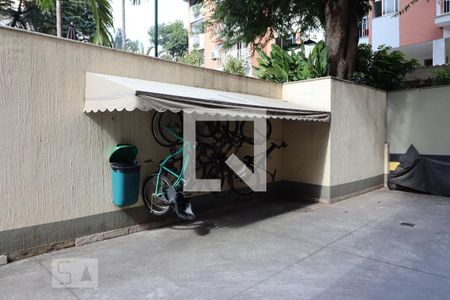 Apartamento à venda com 74m², 3 quartos e 1 vagaÁrea comum