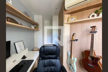 Apartamento à venda com 119m², 3 quartos e 1 vaga Apartamento à venda com 119m², 3 quartos e 1 vagaEscritório