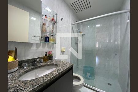 Apartamento à venda com 119m², 3 quartos e 1 vaga Apartamento à venda com 119m², 3 quartos e 1 vagaBanheiro Social