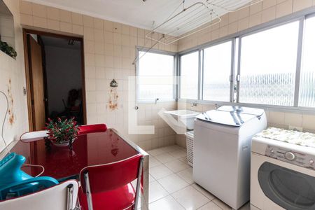 Apartamento à venda com 160m², 3 quartos e 3 vagas Apartamento à venda com 160m², 3 quartos e 3 vagasÁrea de serviço