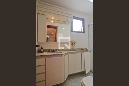 Apartamento à venda com 210m², 4 quartos e 3 vagasBanheiro da Suíte 3