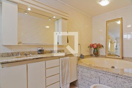 Apartamento à venda com 210m², 4 quartos e 3 vagasBanheiro da Suíte 4