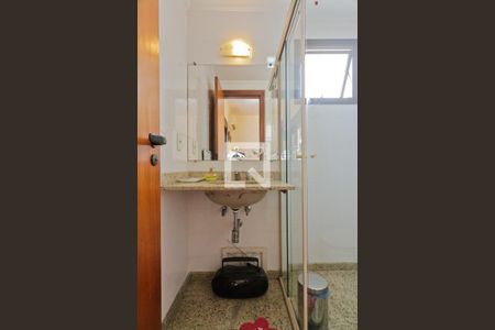 Apartamento à venda com 210m², 4 quartos e 3 vagasBanheiro da Suíte 1