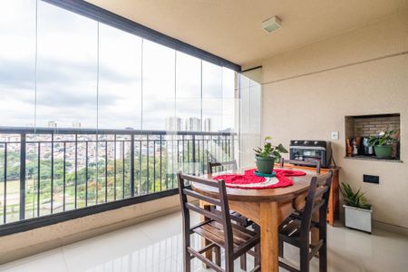 Sala de apartamento à venda com 3 quartos, 115m² em Jardim Tupanci, Barueri